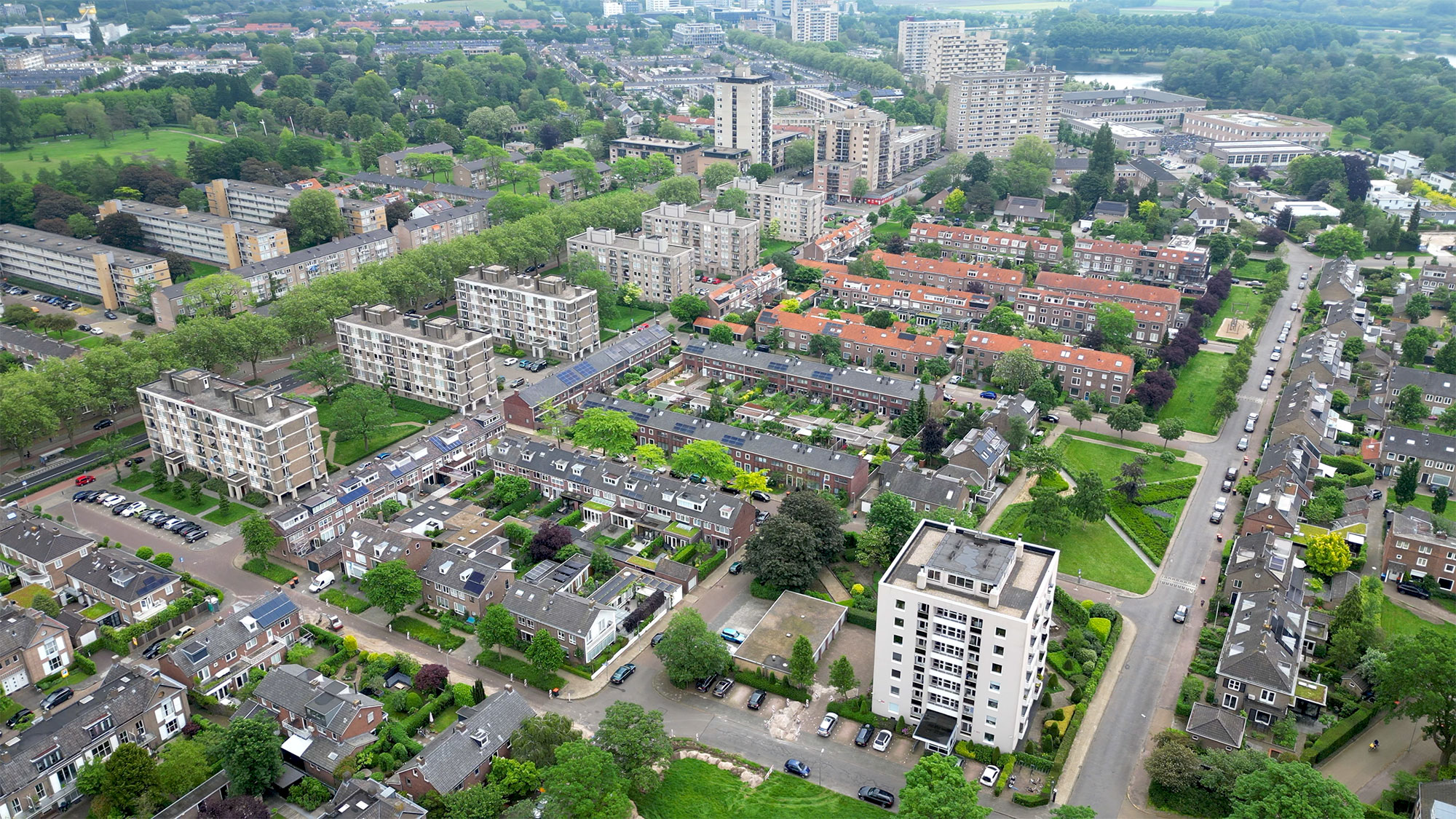 Drone shot van een woonwijk