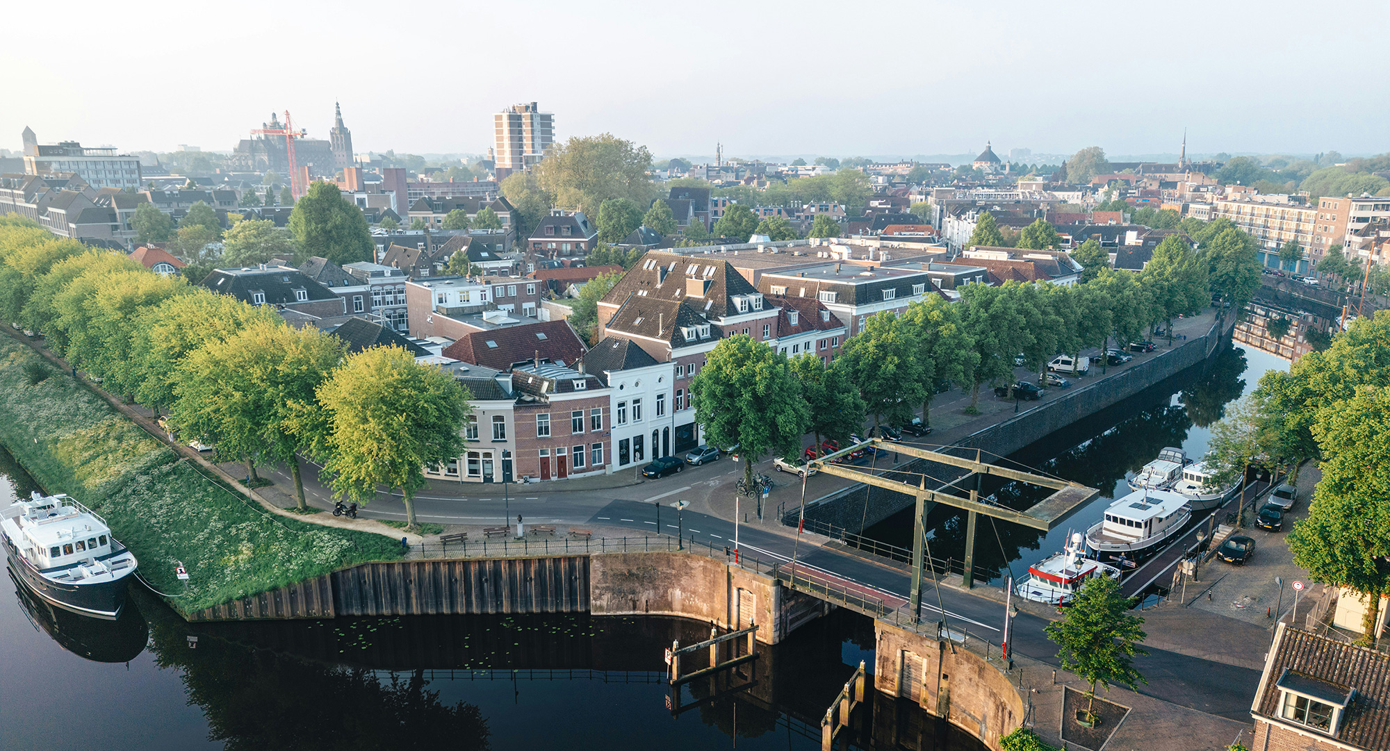 Drone shot van een woonwijk